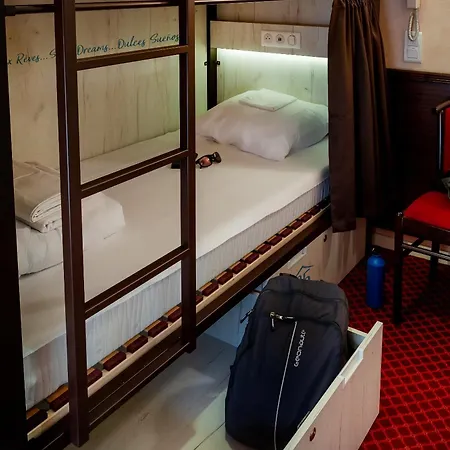 Hostel Rosalita *